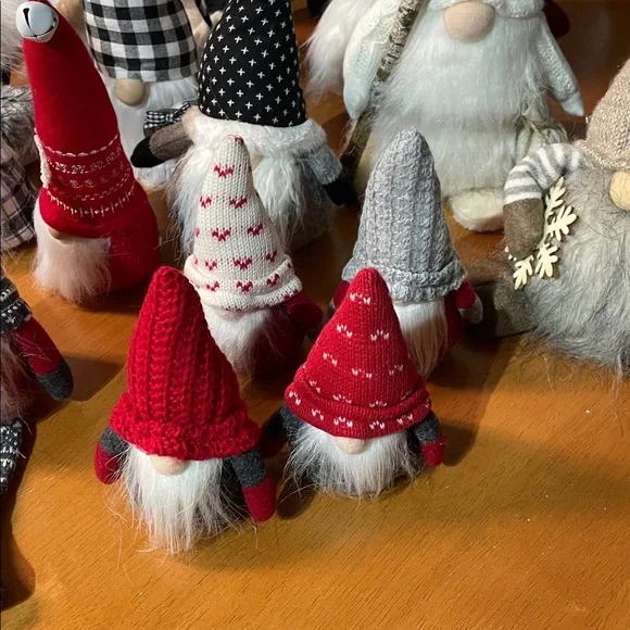 Bundle Holiday Gnome Collection - Picture 2 of 6
